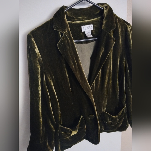 Mossy Green Velvet Jacket - Picture 4 of 5